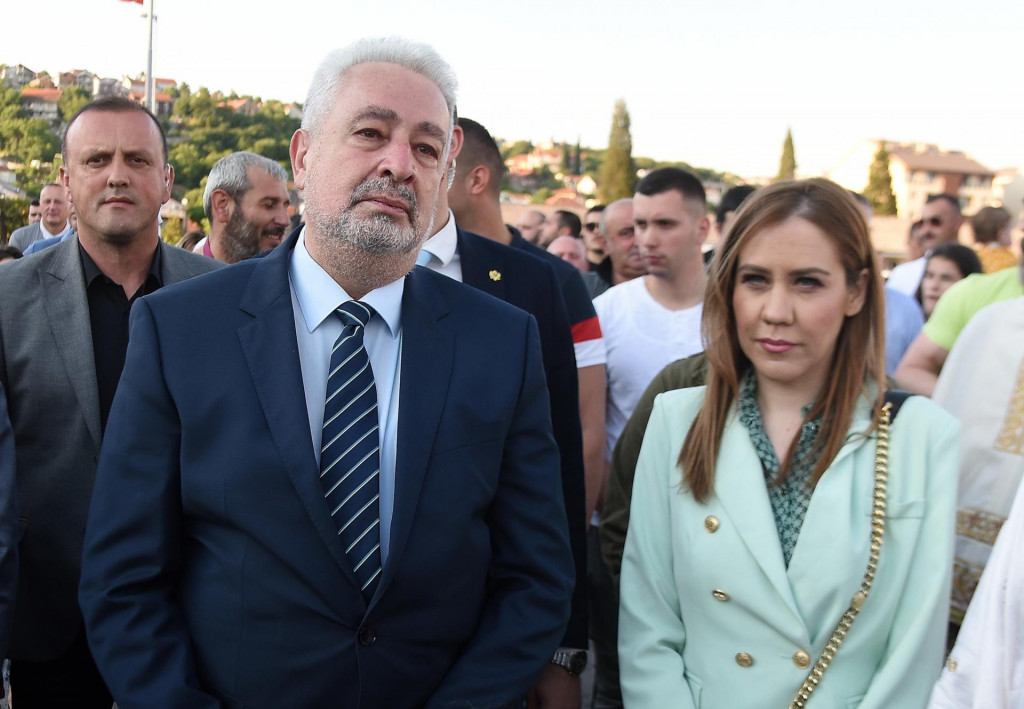 Кривокапић: Братић је узорна професорка, не знам зашто би била смијењена