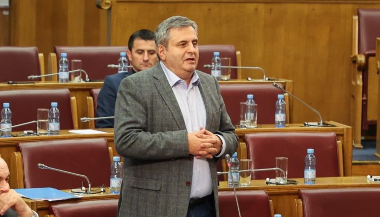Радуновић одговорио на Милачићев позив да ДФ организује протесте: Држите се подаље од нас, ми смо изнијели борбу за прилику да побиједимо ДПС!