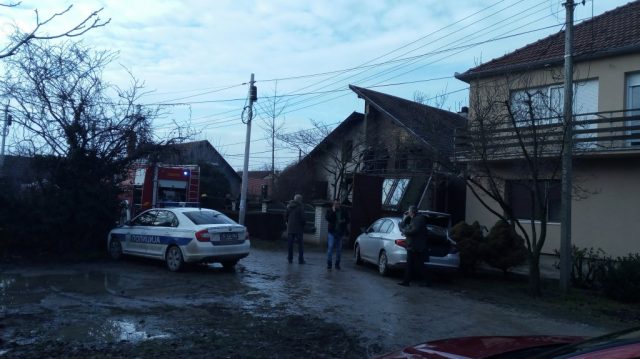 Злочин у Сомбору: Убио жену и ћерку, запалио кућу и објесио се