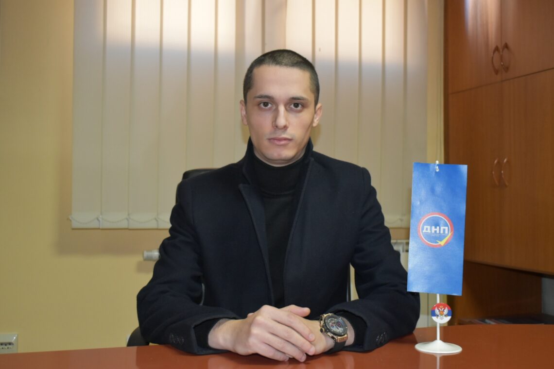 Баошић (ДНП): Коме то Мицкеy од Сингапура донира накнаду?