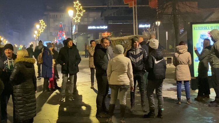 Протест у Пљевљима због предлога о мањинској влади