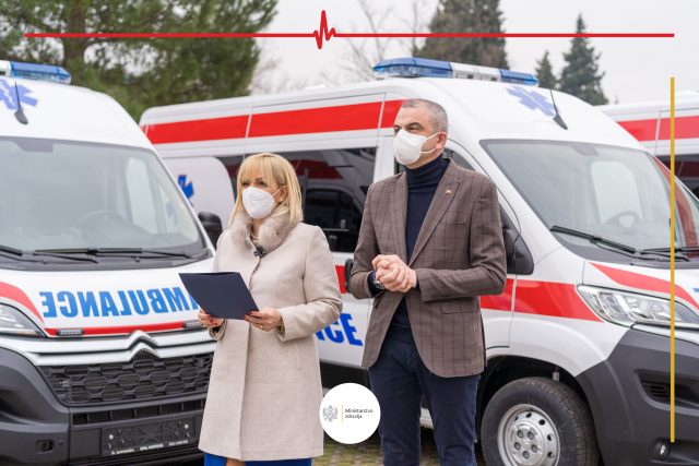Боровинић: Завод за хитну медицинску помоћ добио 12 савремених санитетских возила – испуњавамо обећано!