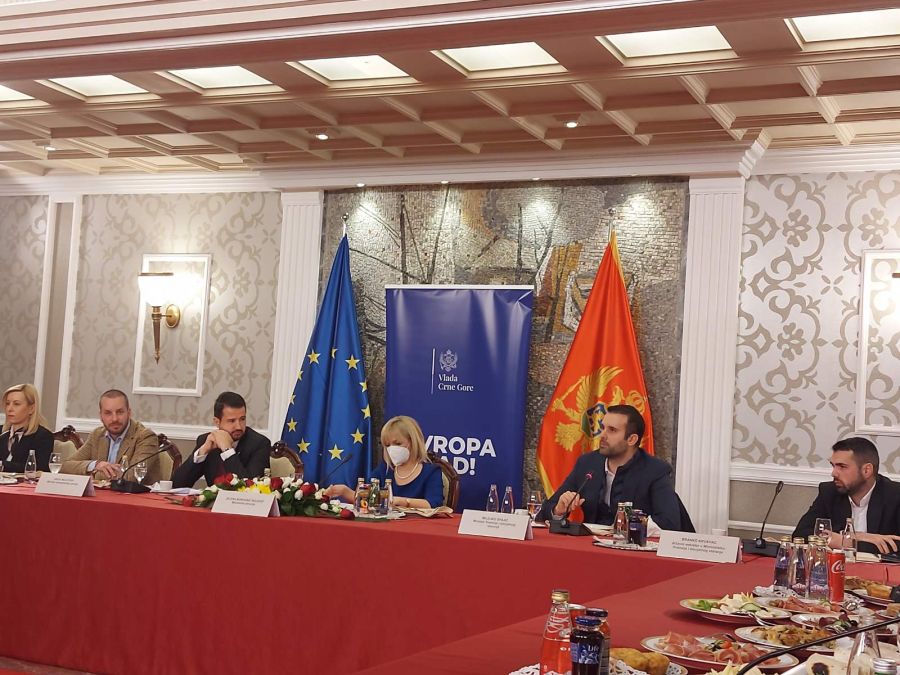 Државној управи данас исплата увећаних зарада