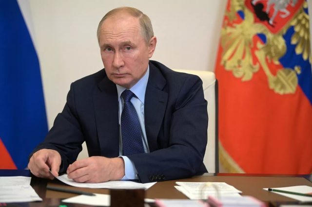 Путин: Разматрам захтjев за признавање Доњецка и Луганска