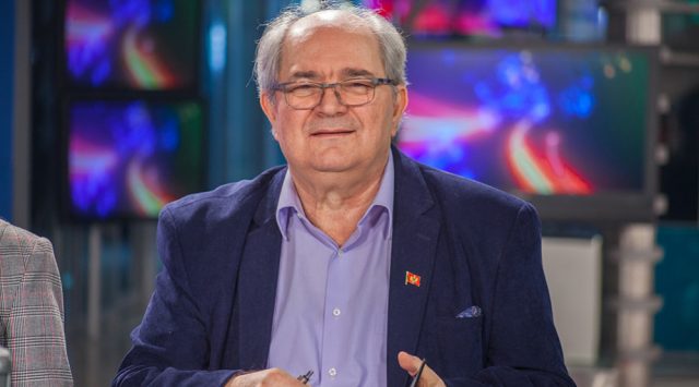 Примитивизам и неартикулисана завист „патриоте“ Славка Мандића: Депортован из Мелбурна слетио је код хеликоптерски устоличеног Јована Мићовића