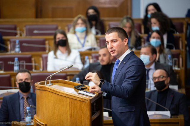 Спремна и иницијатива за разрјешење Бечића