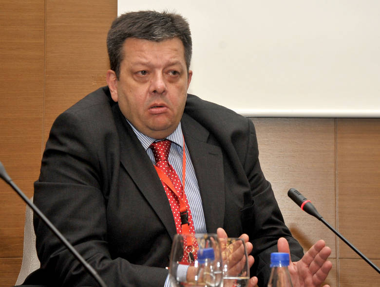 Бивши шеф бироа Владе пријети протјеривањем: Кусовац би да „отпрема дома“ свештенике СПЦ