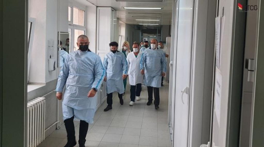 Абазовић у Беранама посјетио случајно рањеног пролазника у јучерашњој пуцњави