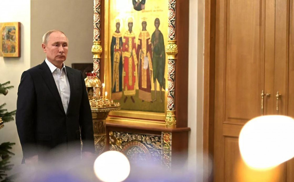 Традиција: Путин на божићној служби