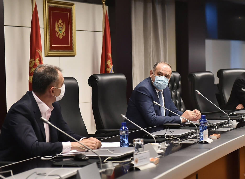 ДРИ утврдила да су претходно руководство Министарства здравља и један број установа незаконито исплаћивали прековремене сате