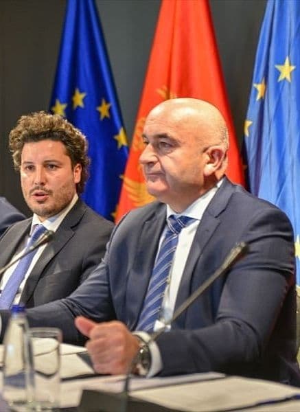 НА ГЛАВНОМ ОДБОРУ: УРА и СНП данас о мањинској влади