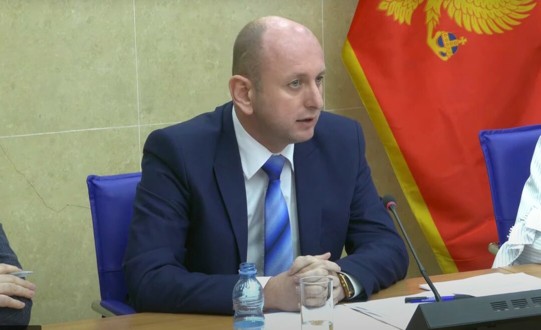 Кнежевић: Непоштено је да Драган Бокан буде на слободи и да ради промо садржаје у црногорским и регионалним медијима, представљајући ово све као завјеру