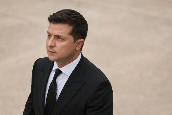 Зеленски: Сами смо, светске силе посматрају издалека, морамо покренути дијалог са Москвом