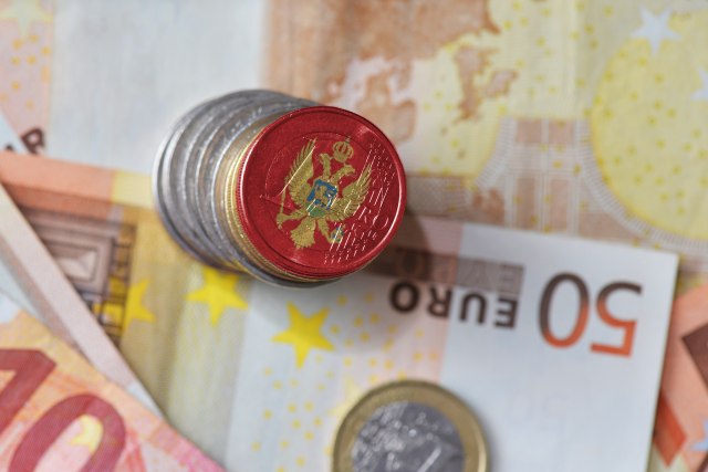 Монстат: Просјечна плата у јануару 686 евра, 149 евра већа него у децембру