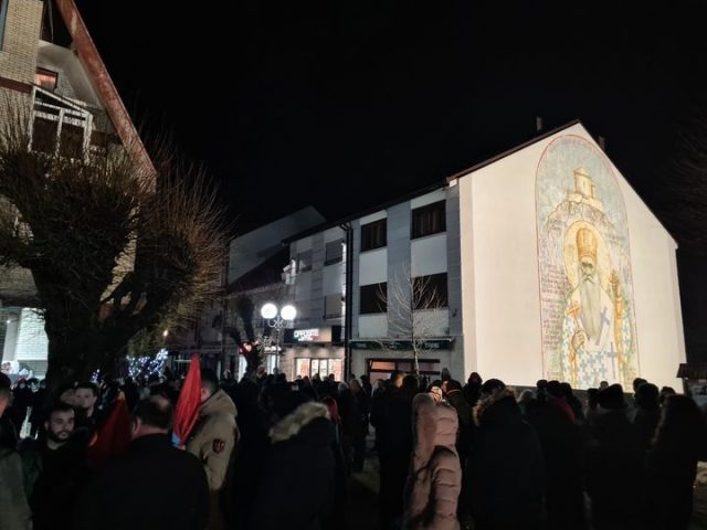 „Одбранимо народну вољу“: Протест у Колашину, почело окупљање грађана на Тргу