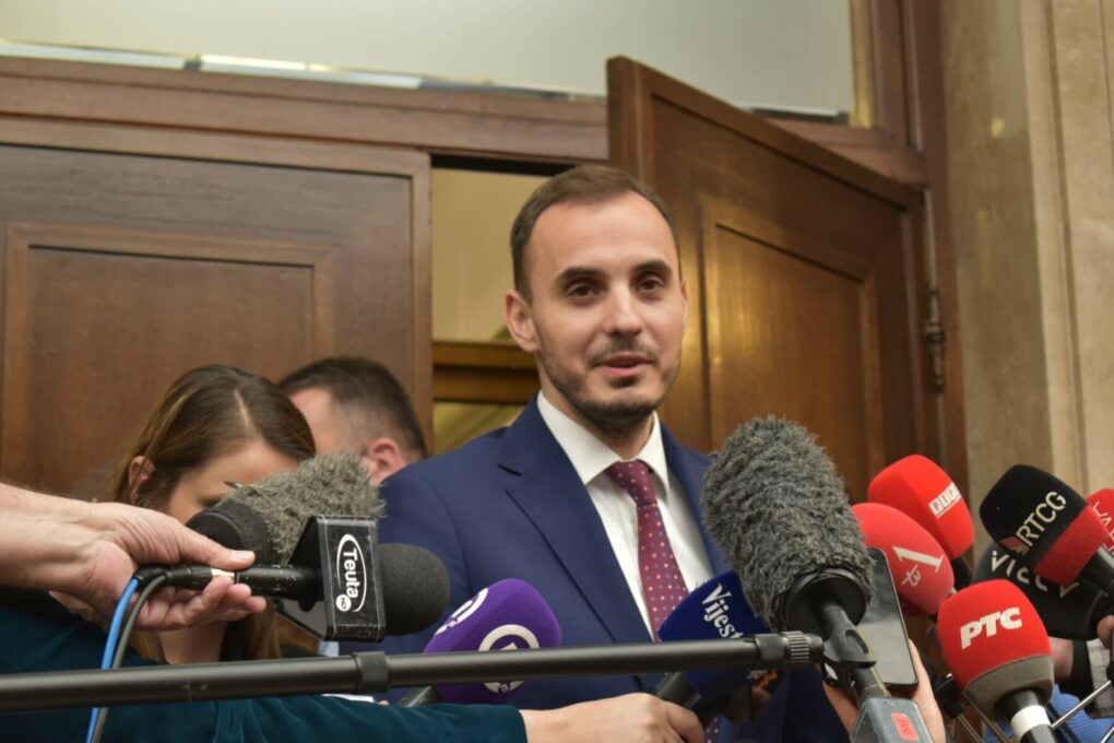 Конатар: Абазовић ће наставити да буде премијер ове или нове владе