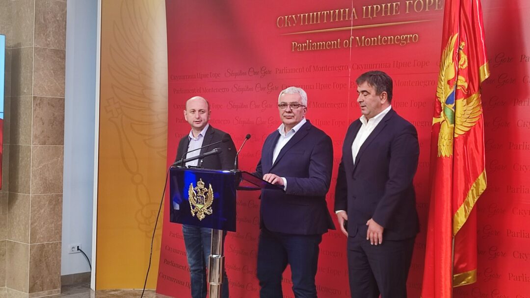 Блокадом саобраћајница до „блокаде“ издаје – ДФ: Нећемо дозволити повратак ДПС-а