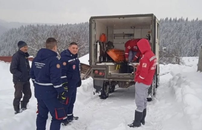 Ватрогасци евакуисали повријеђену старицу из бјелопољског села Горице