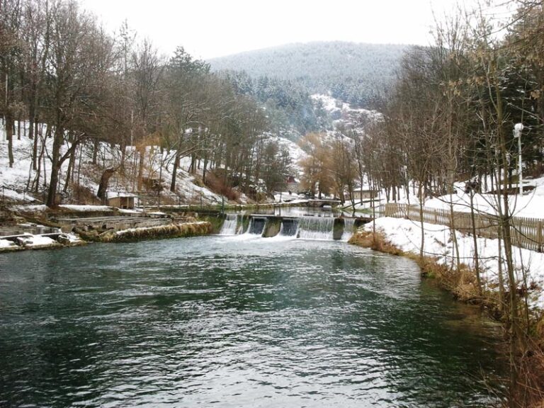 Утопила се једна особа у пљеваљском парку Водице