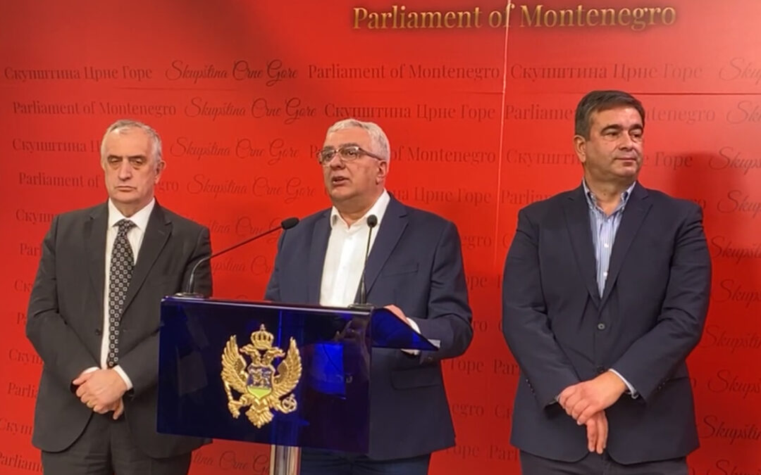 (Уживо) Мандић: Ко се год ухватио са ДПС-ом нестао је са политичке сцене