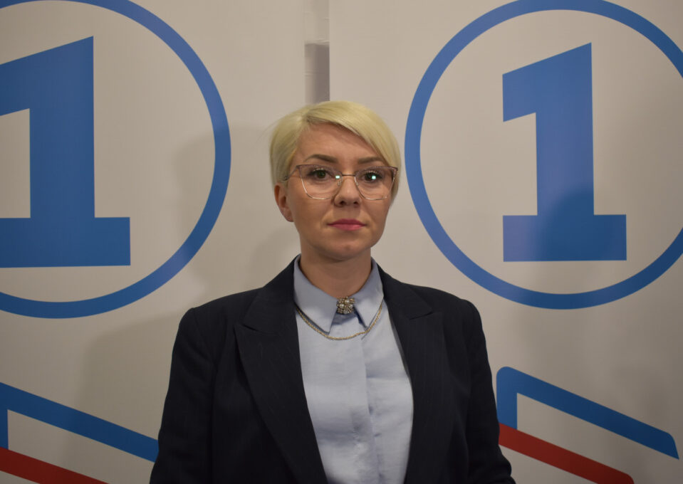 (ВИДЕО) Божовић: У Беранама ухапшен активиста ДПС-а, куповао личне карте!