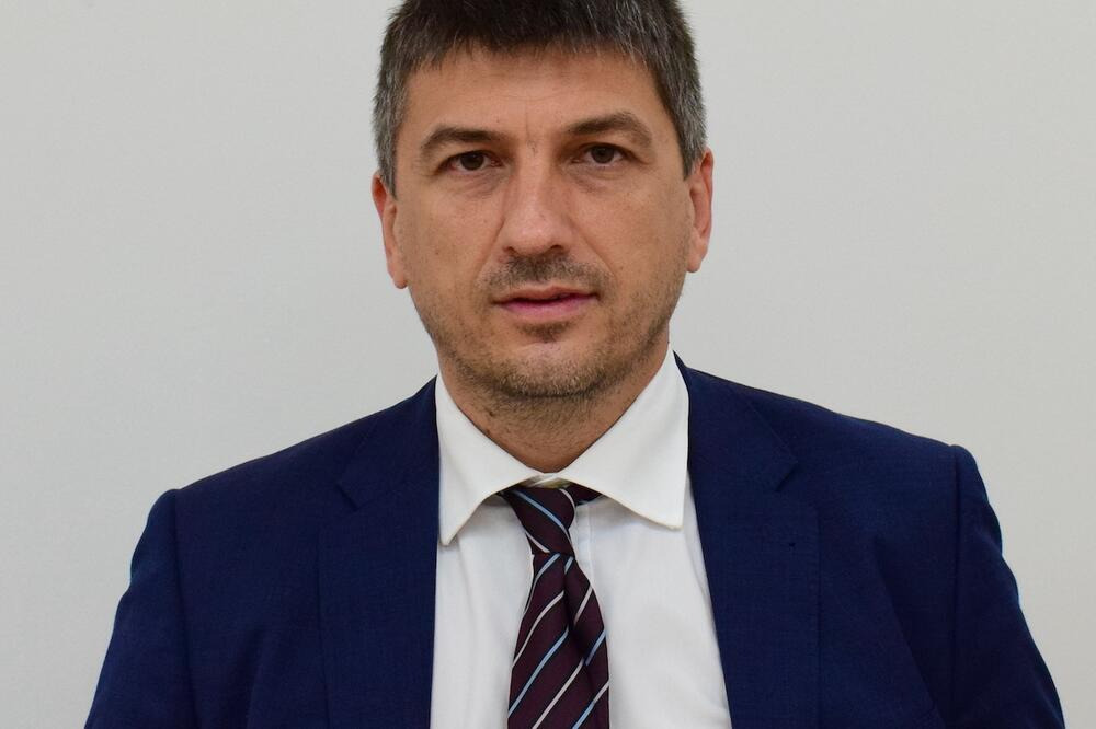 НОВОВИЋ ДУГО У ПРАВОСУЂУ: Слао у затвор Маровиће, Вукотића, Исмаилова…