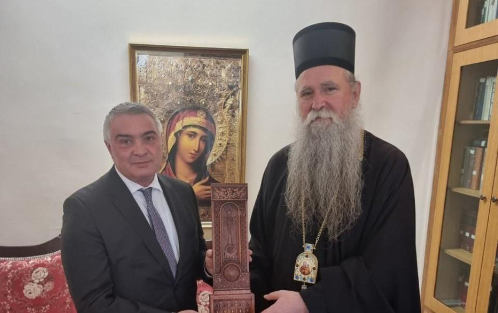 Митрополит Јоаникије угостио амбасадора Јерменије