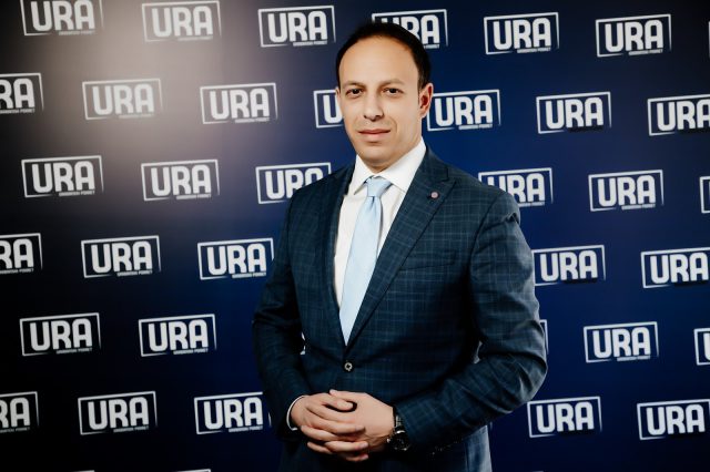 Бајрактари: Осуђујем напад Николића на новинара РТЦГ; УРА кривац јер Улцињани јавно напуштају ДПС