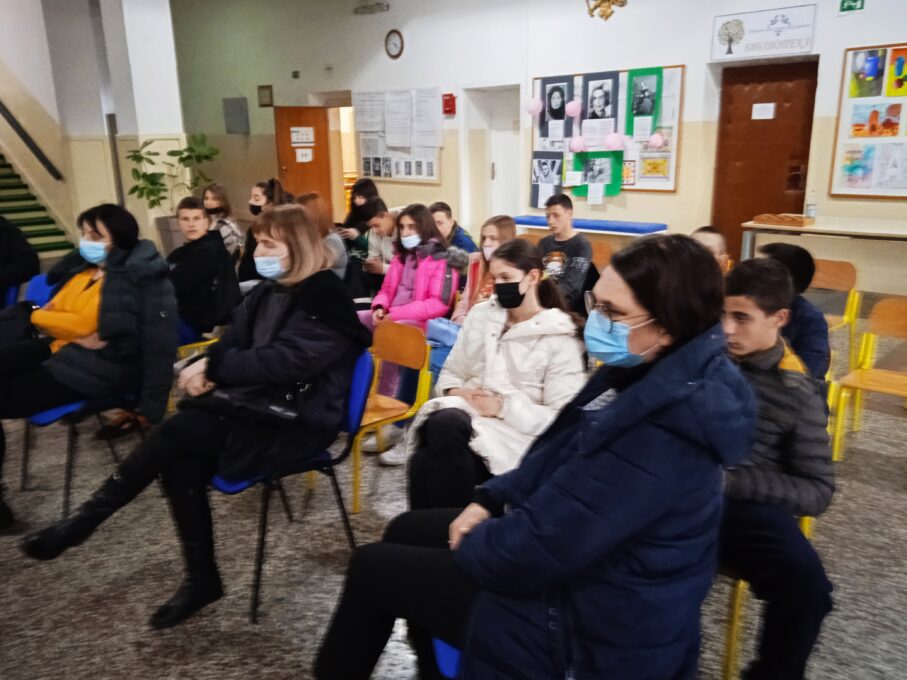 ОДРЖАНО ПОЕТСКО ДРУЖЕЊЕ ИЛИЈЕ ЛАКУШИЋА У ОСНОВНОЈ ШКОЛИ “САВО ПЕЈАНОВИЋ”