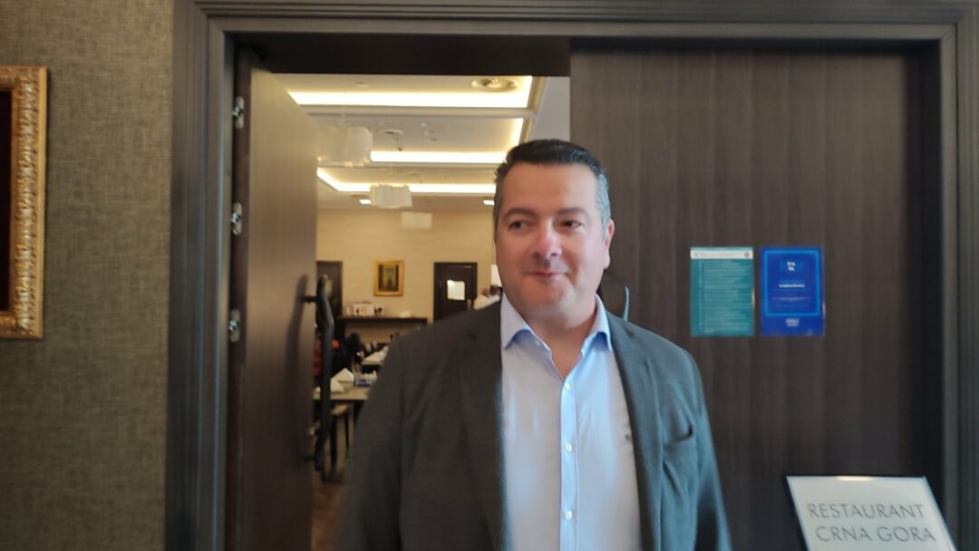 Vuksanović podnio ostavku: Ostanak u ovakvoj Vladi bio bi moja lična kompromitacija