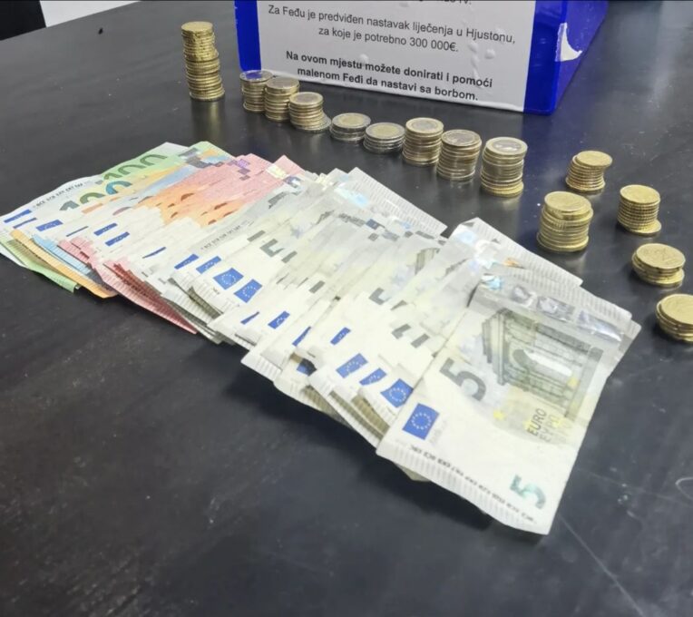 РК Будванска Ривијера заједно са навијачима и људима великог срца прикупили 694,05 еуро за лијечење шестогодишњег дјечака Феђе Алковића