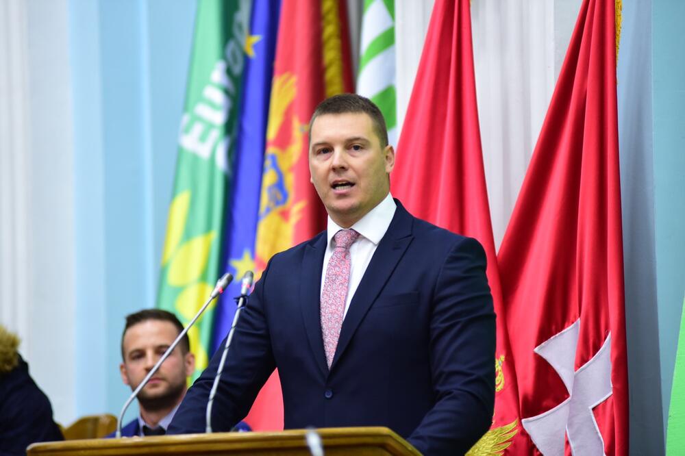Аџић: Медији пласирају подјеле, оне су измишљене и нереалне