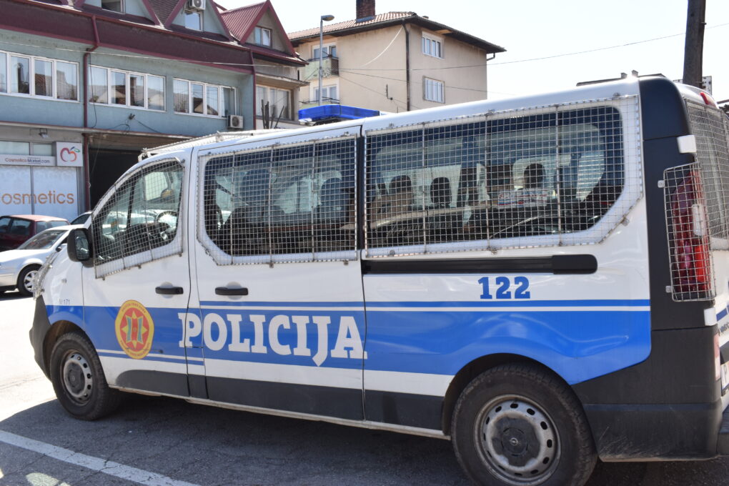 DETALJI VELIKE POLICIJSKE AKCIJE U PODGORICI: Pretresaju stan i kancelariju inspektorke, uhapšena jedna osoba