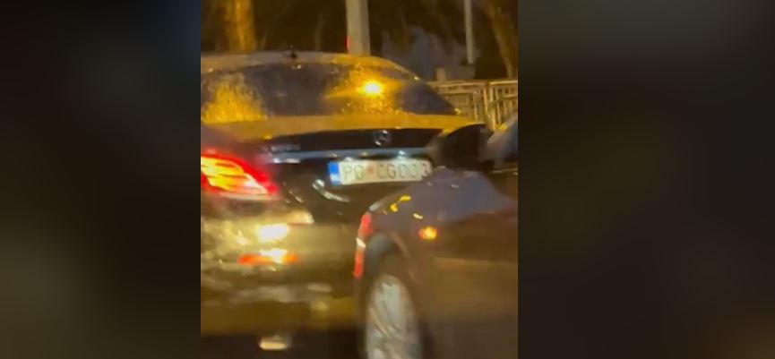 (ВИДЕО) Снимак из центра града: Судар возила из Кривокапићеве пратње