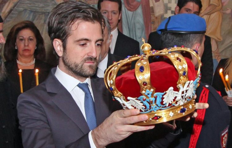 Петар Карађорђевић “абдицирао” и своја права пренио на принца Филипа