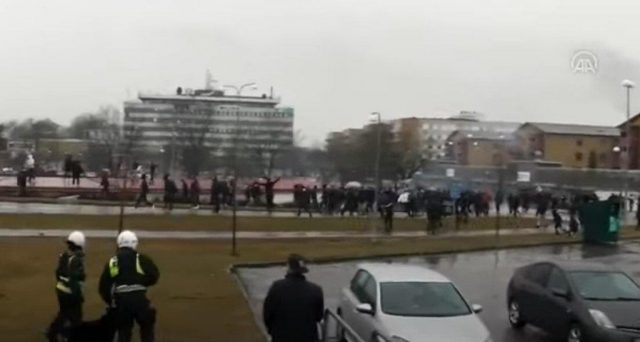 Напетост у Шведској због антиисламских демонстрација крајње деснице