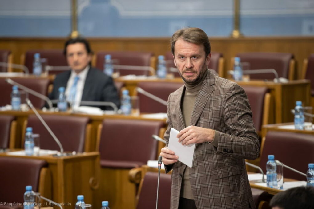 KONJEVIĆ PECNUO SPAJIĆA: Nemoj samo da bude kao sa ‘državljanstvom’ i ‘prebivalištem’