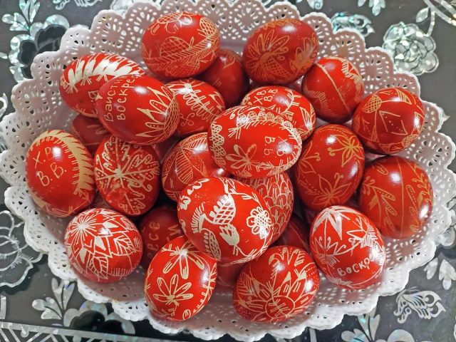 Ускрс у Ораховцу, српској енклави на Косову и Метохији, у знаку радости, али и стрепње