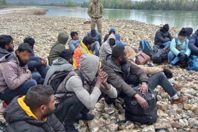 Спријечено кријумчарење 26 миграната на подручју Зворника