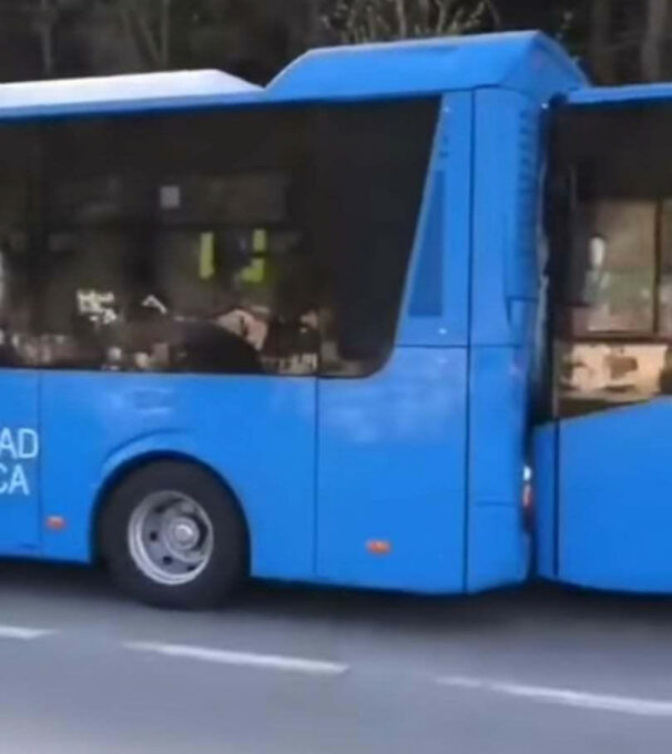 (ВИДЕО) На путу за Подгорицу: Сударили се градски аутобуси