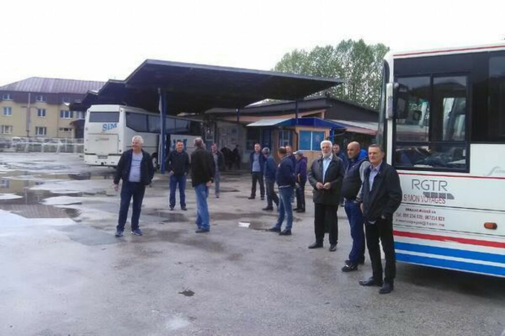 Бивши запослени у „Симон војажу“: Рјешавање статуса радника или блокада улица