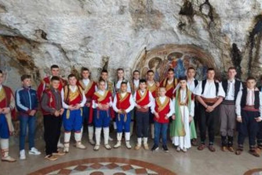 Предсједник савеза гуслара Србије: Слободарска свијећа се неће угасити, показао фестивал у Никшићу