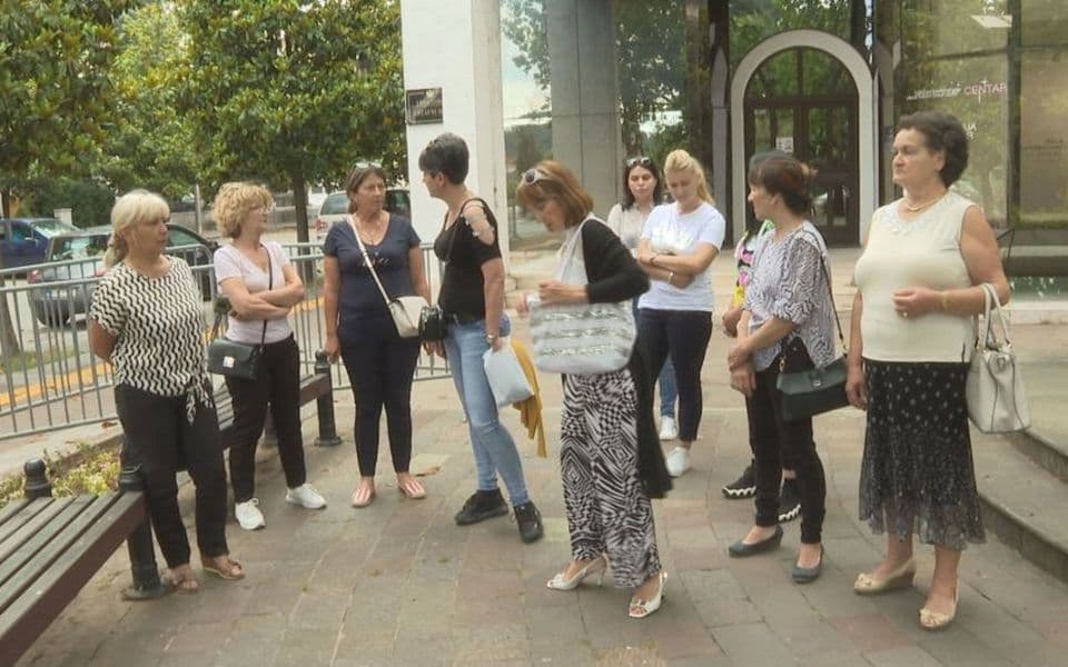 Протест мајки: Неке примају накнаду и раде, а неке не могу ништа