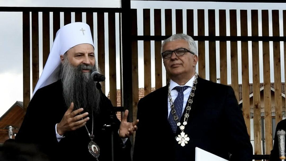 Патријарх Порфирије одликовао Андрију Мандића