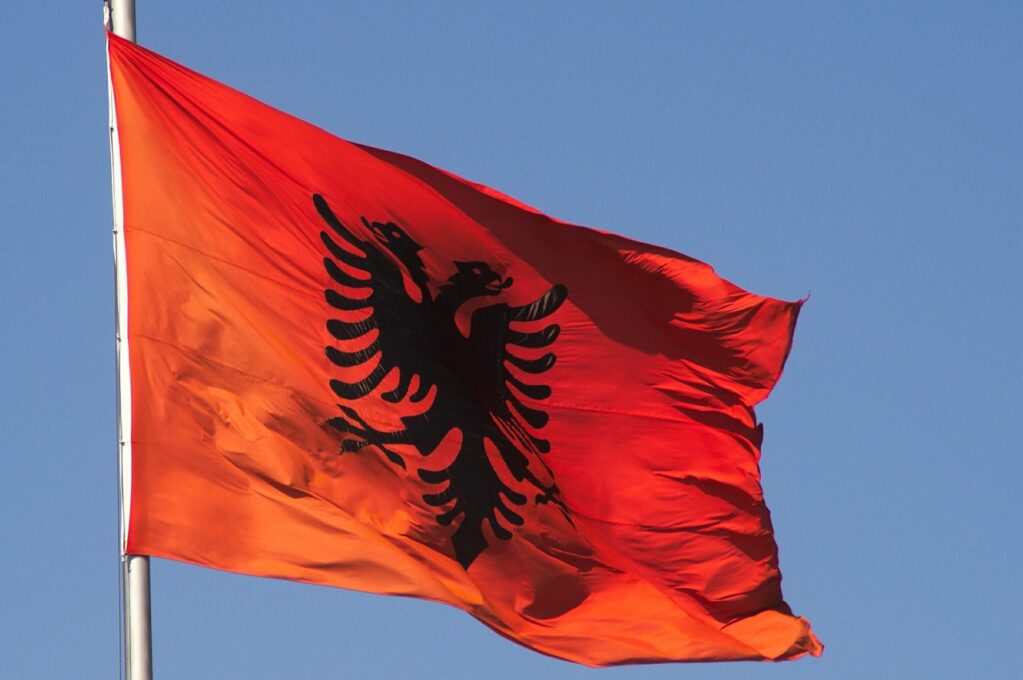 Албанија понудила НАТО-у некадашњу совјетску поморску базу