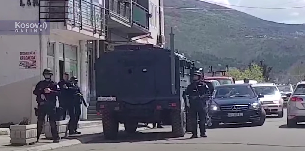 Претња бомбом у школи у Приштини, ђаци и особље евакуисани