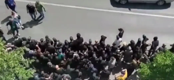 (ВИДЕО) Жестоки сукоби навијача Роме и Фејенорда у Тирани