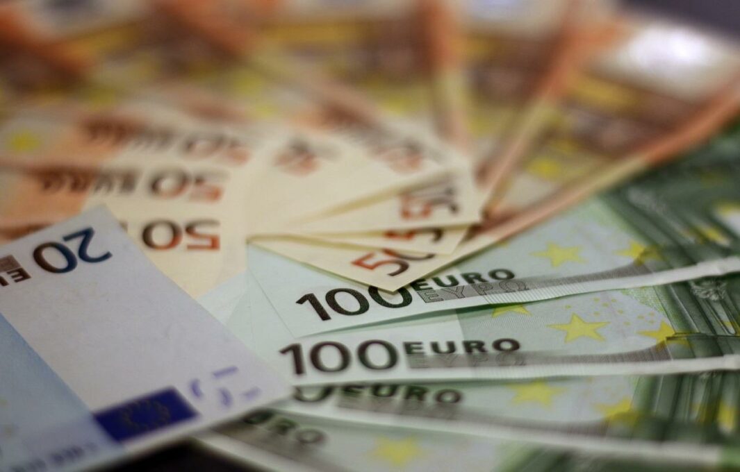 СБ: Значајно подизање каматних стопа могло би изазвати рецесију у наредној години