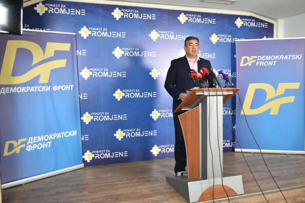Медојевић: Нововић да удари на Ђукановића, ако не смије, да поднесе оставку