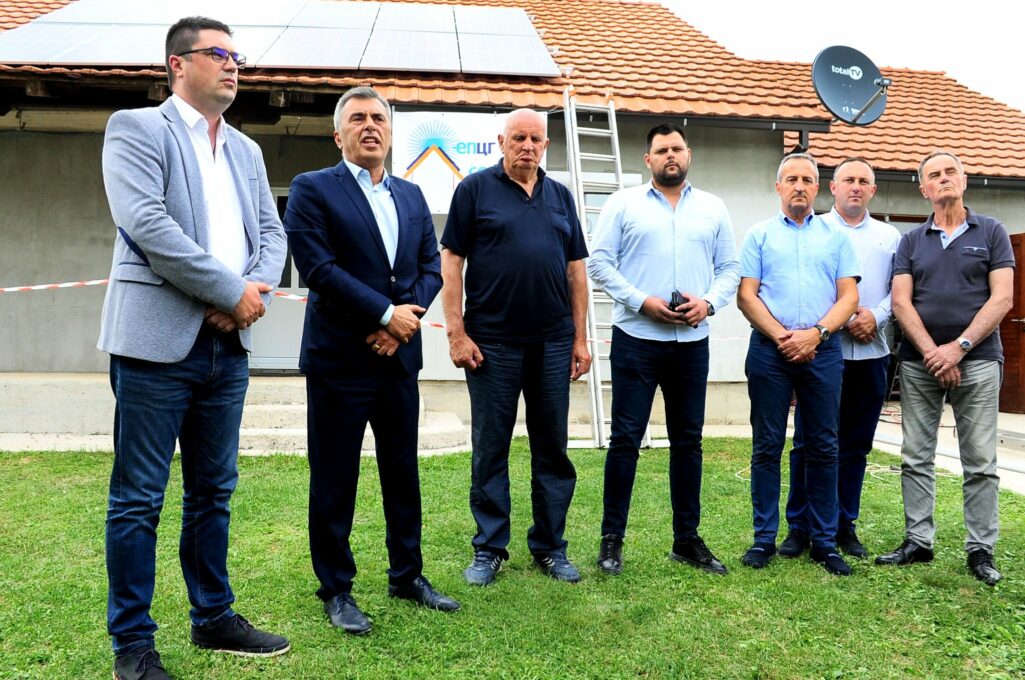 Постављена прва соларна електрана у склопу пројекта SOLARI 3000+ I SOLARI 500+